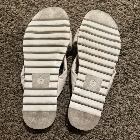 Size 9 Nude Cream color Sandals - Picture 4 of 5